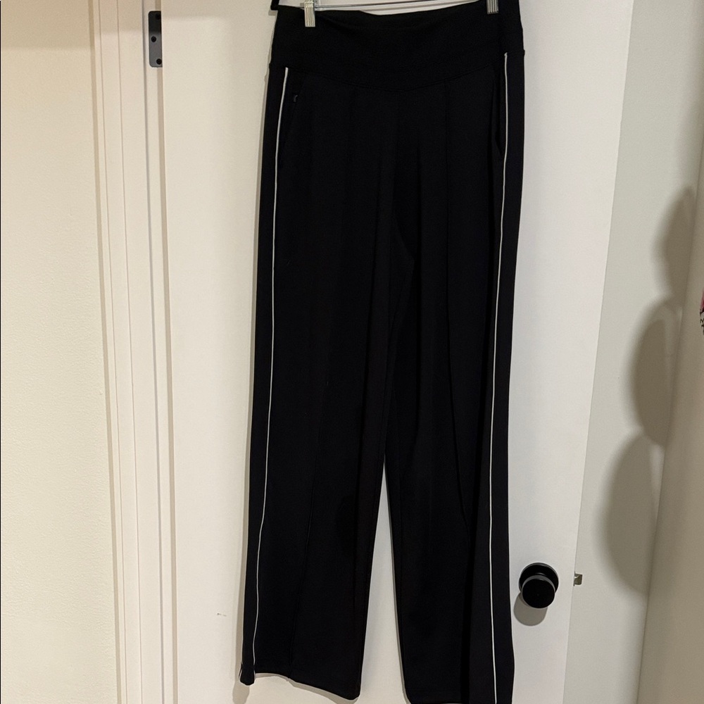 Athleta Women's Black Pants with White Trim Medium Long